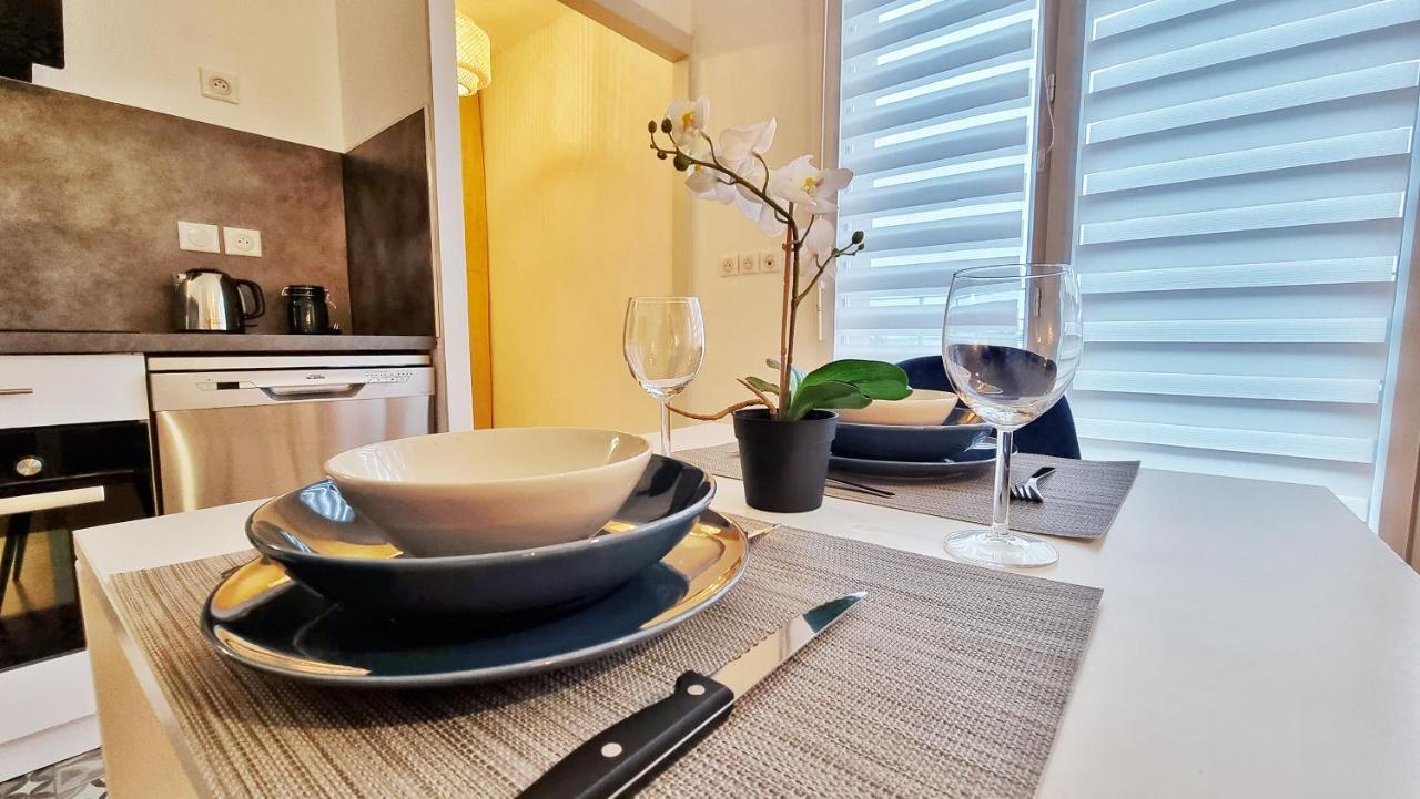 Le Smart - Parking - Terrasse - Wifi - Mulhouse - Relax Bnb Pfastatt Exterior photo