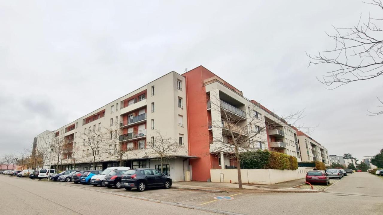 Le Smart - Parking - Terrasse - Wifi - Mulhouse - Relax Bnb Pfastatt Exterior photo